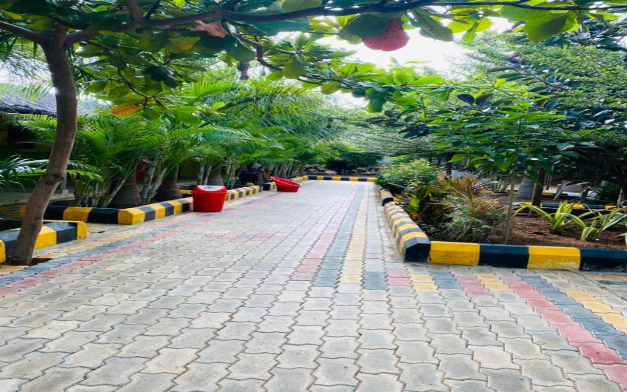 Hotel Megha Resort 함피 외부 사진