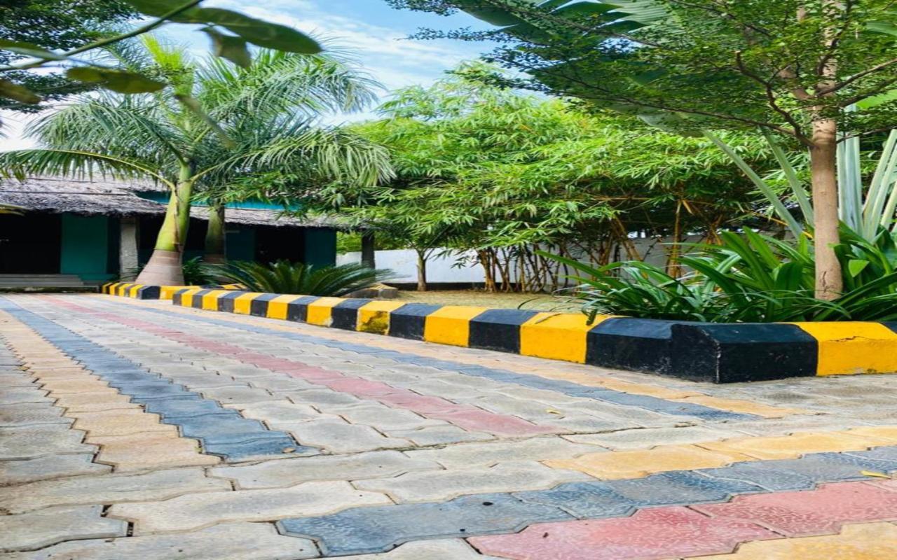 Hotel Megha Resort 함피 외부 사진