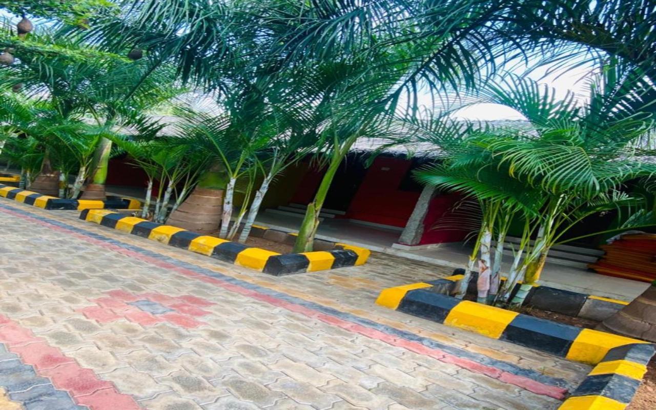 Hotel Megha Resort 함피 외부 사진