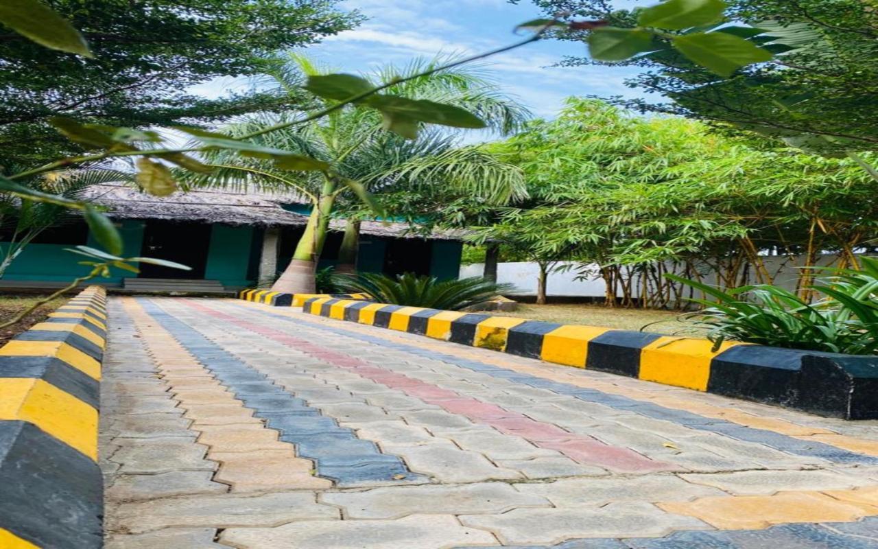 Hotel Megha Resort 함피 외부 사진